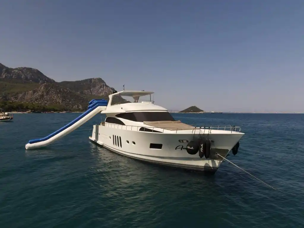 Antalya Yat Kiralama 27m Waterpark 85